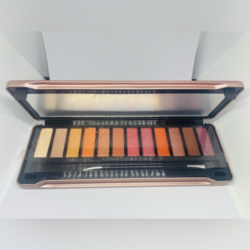 Color Story Heat Wave Eyeshadow Palette